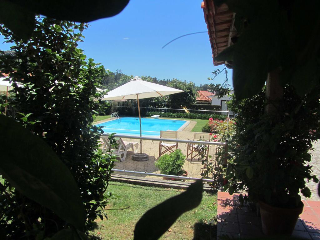 לינה וארוחת בוקר פארדס דה קורה Casa Paz Do Outeiro מראה חיצוני תמונה