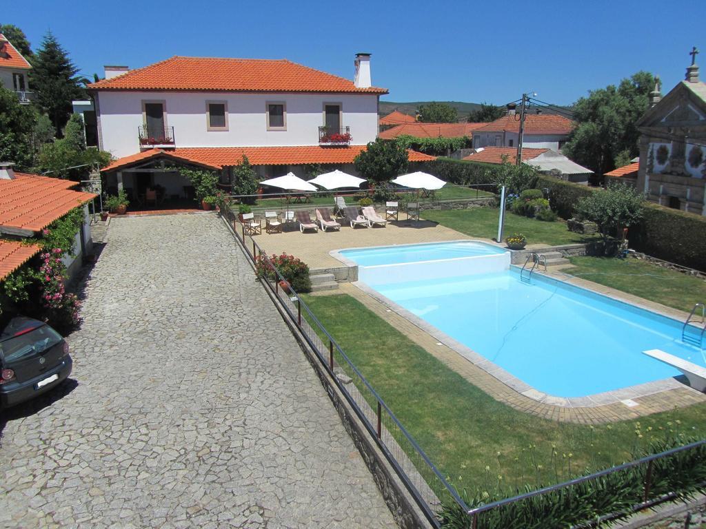 לינה וארוחת בוקר פארדס דה קורה Casa Paz Do Outeiro מראה חיצוני תמונה