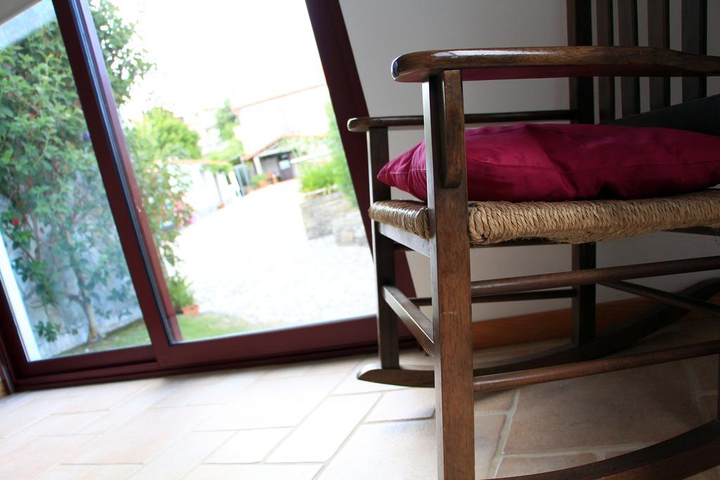 לינה וארוחת בוקר פארדס דה קורה Casa Paz Do Outeiro מראה חיצוני תמונה