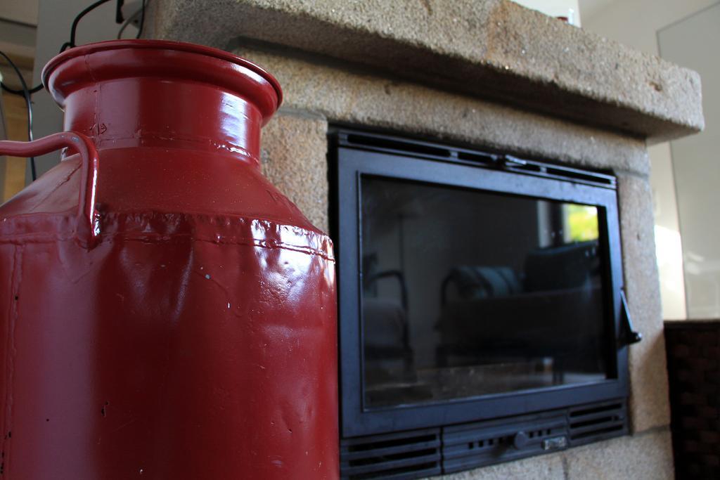 לינה וארוחת בוקר פארדס דה קורה Casa Paz Do Outeiro מראה חיצוני תמונה